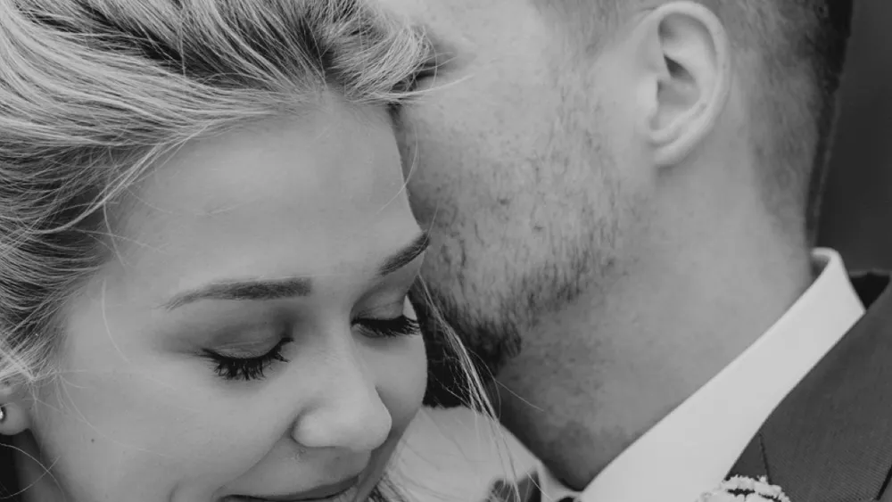 Emotionaler Hochzeitsfilm auf Schloss Laxenburg in Niederösterreich – Elsa & Andreas